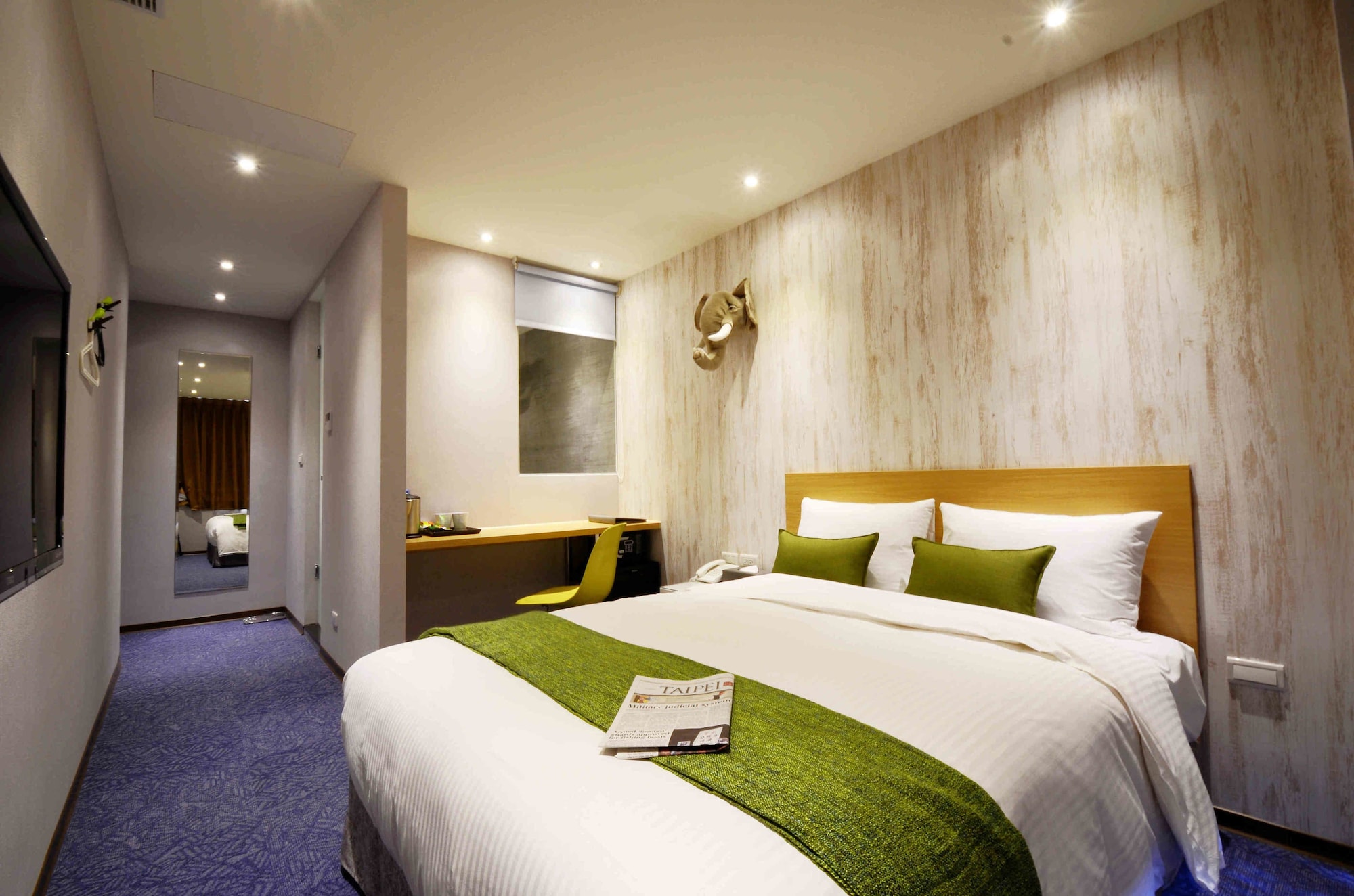 DELUXE, DOUBLE BED, CITY VIEW