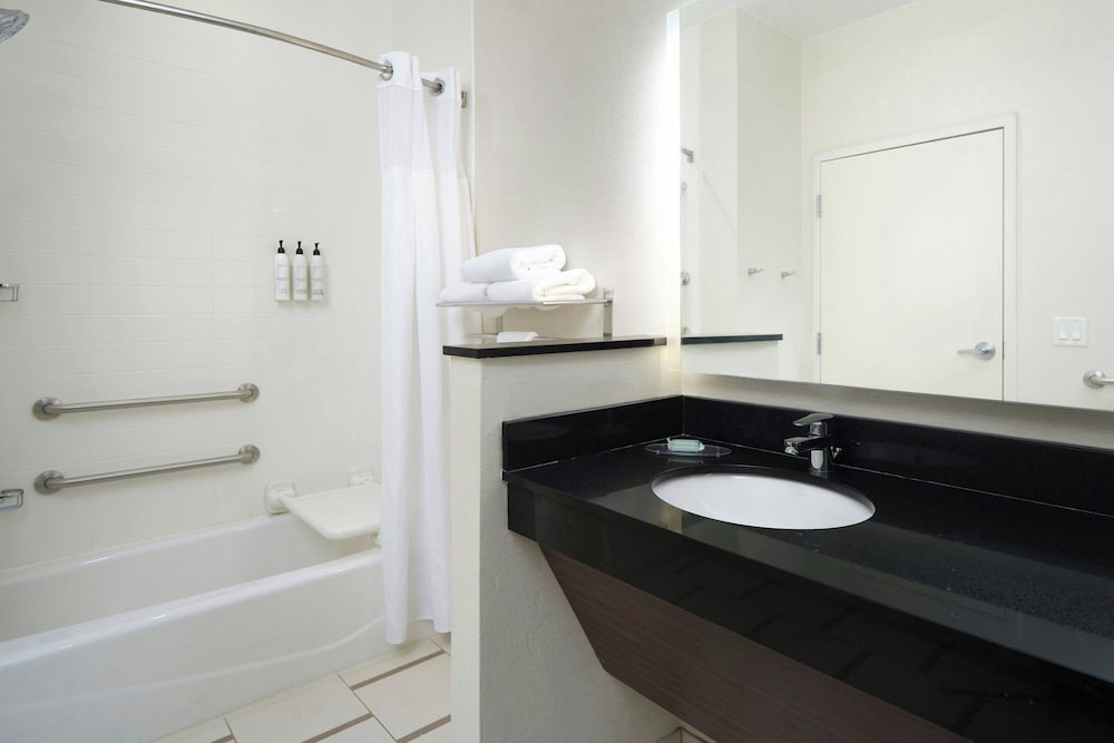 Fairfield Inn & Suites Niagara Falls 41/46