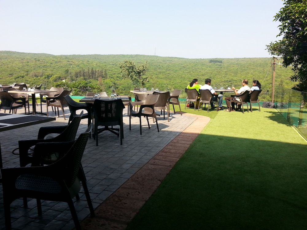 Bella Vista Resort 51/68