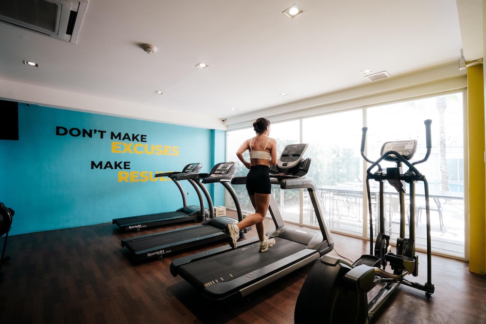Park Inn By Radisson Clark 24/50