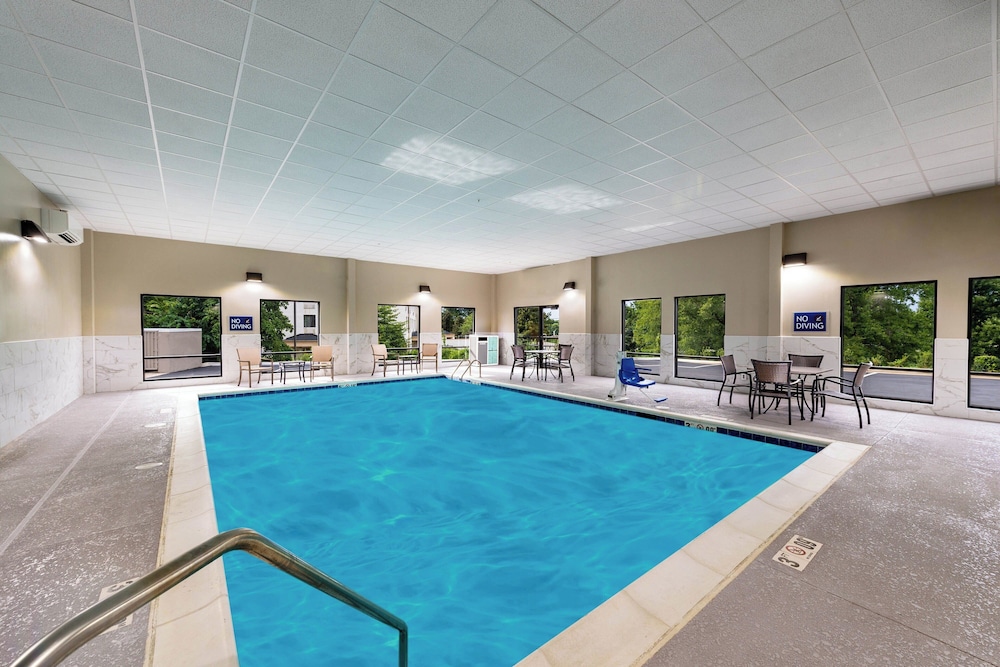 Four Points by Sheraton Charlotte - Lake Norman 22/42