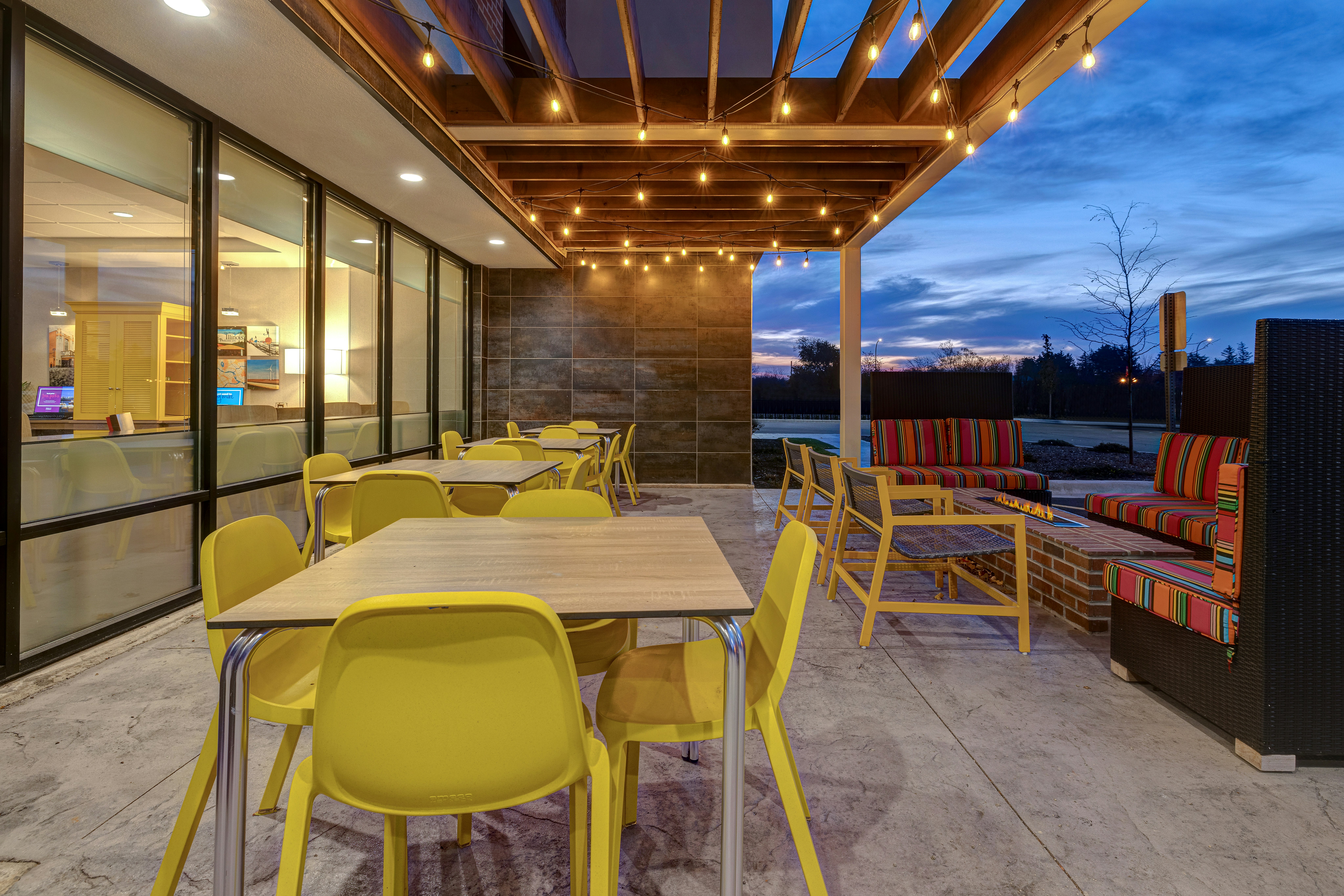 Home2 Suites By Hilton Dekalb 36/56