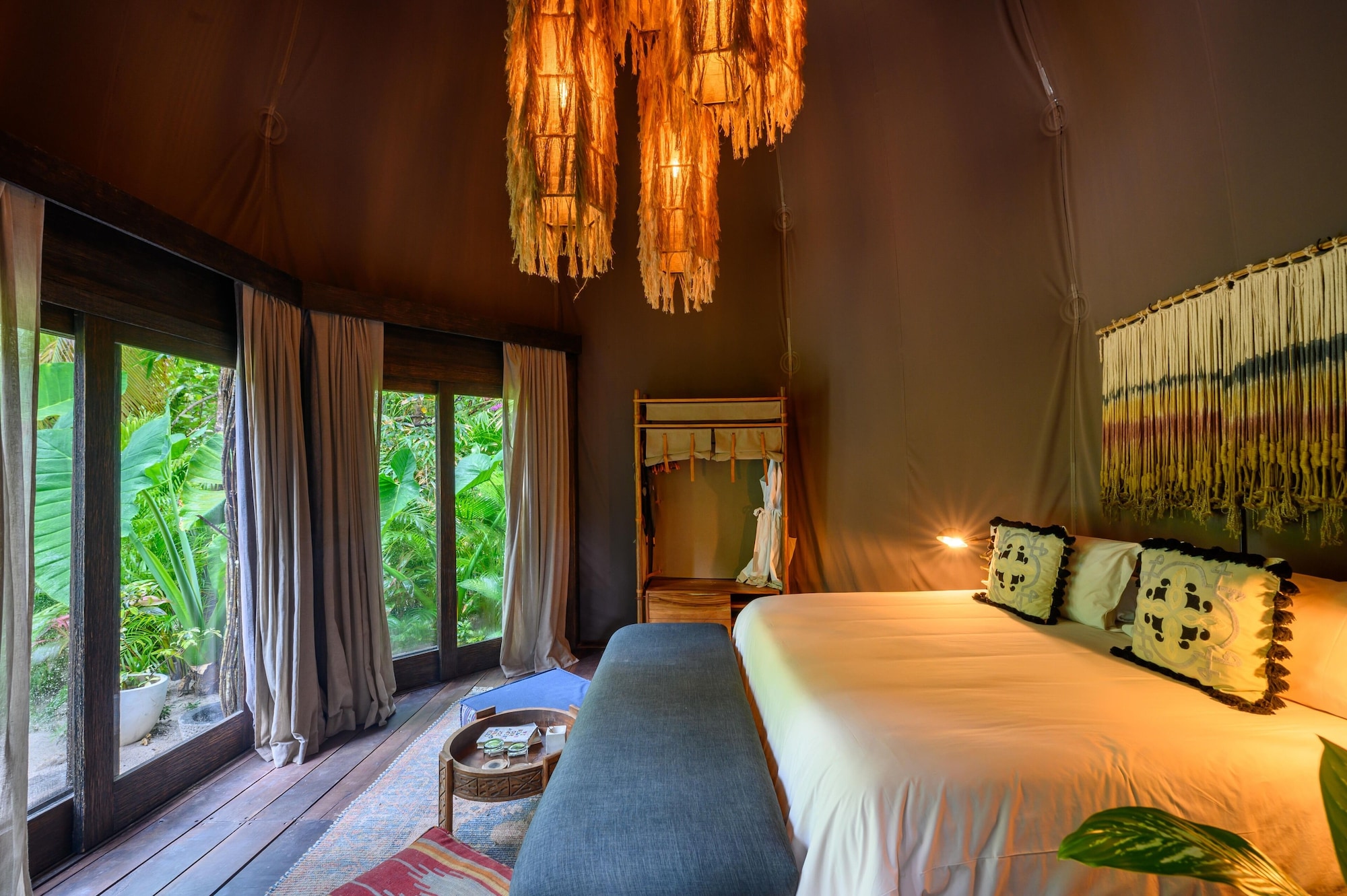 DELUXE, BUNGALOW, KING BED, GARDEN VIEW