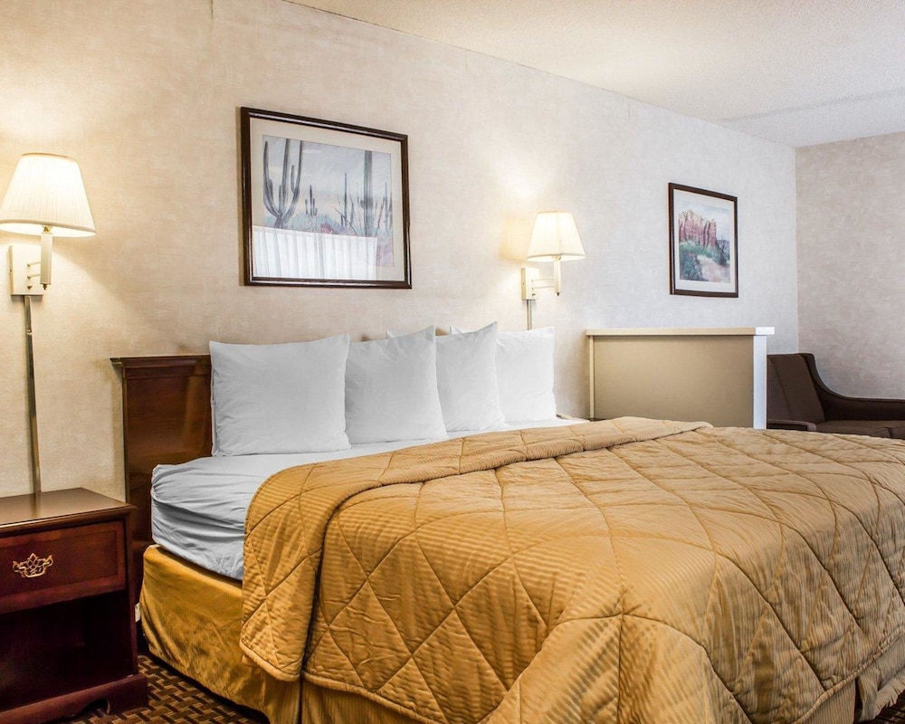 Quality Inn & Suites Yuma 8/50