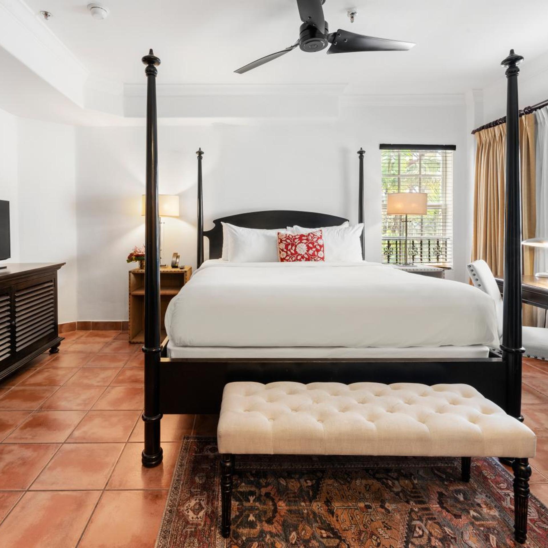 House, King Bed, with View