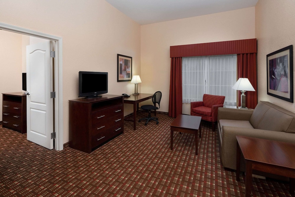 La Quinta Inn And Suites By Wyndham Macon West 26/42