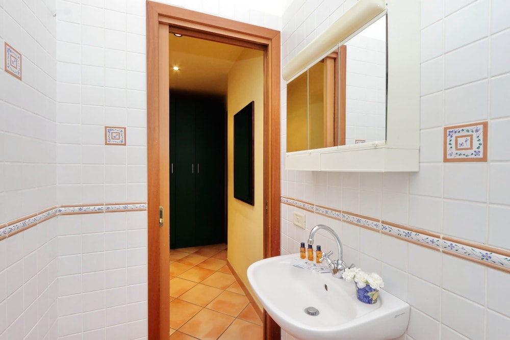 Romalibera - WR Apartments 26/38