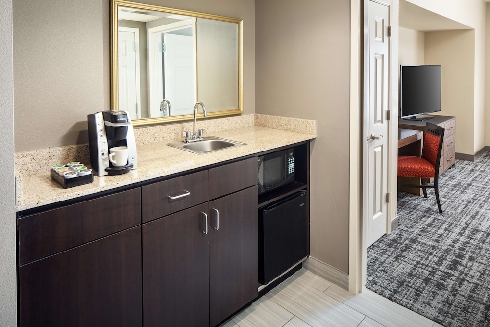 غرفة بسريرين مزدوجين، Embassy Suites Laredo Tx 9/10