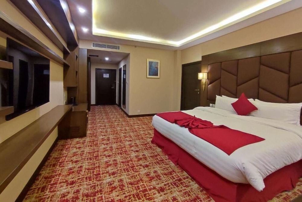 Deluxe, King Bed, Valley View