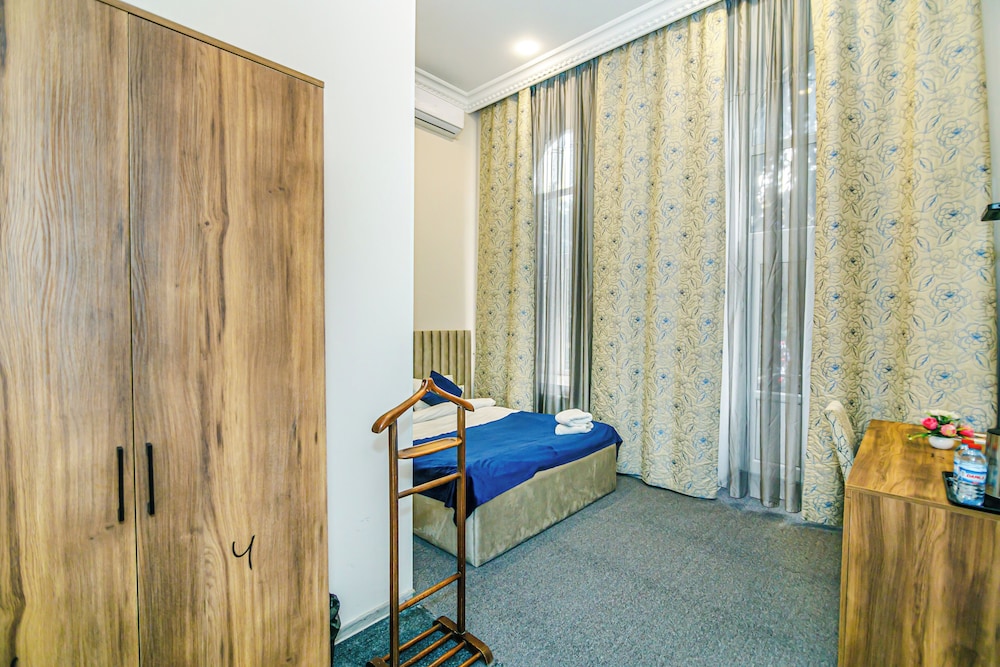 Bristol Hotel Baku 24/51