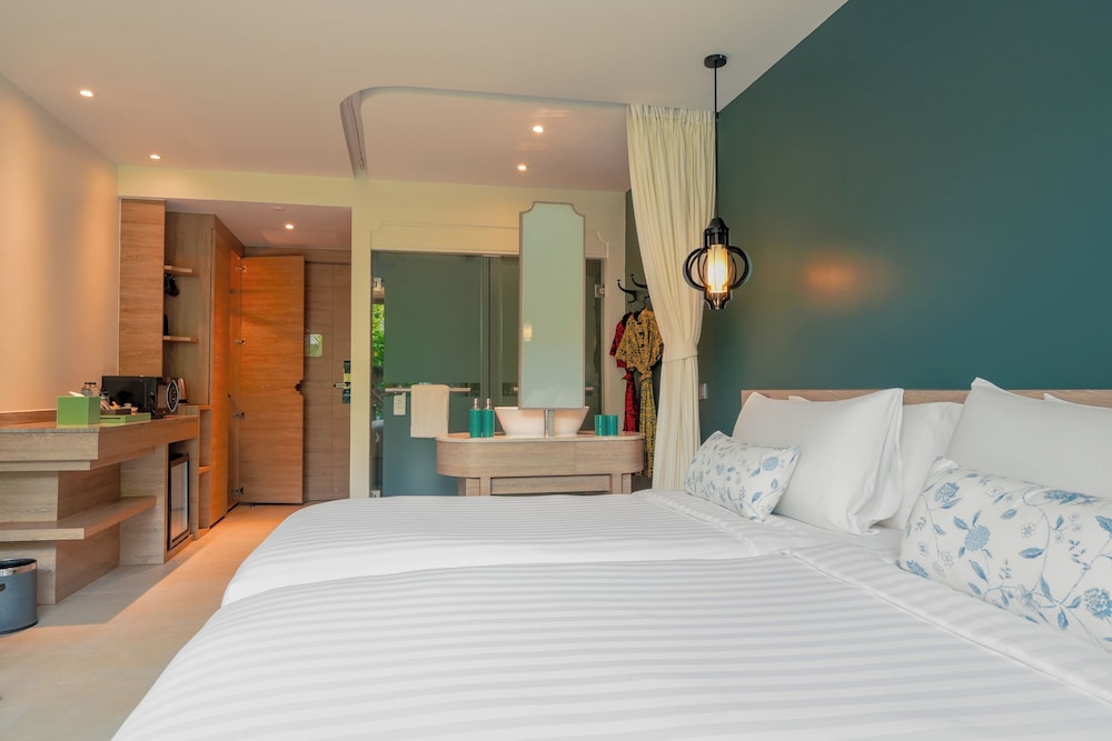 AtEase Phuket Patong 30/82
