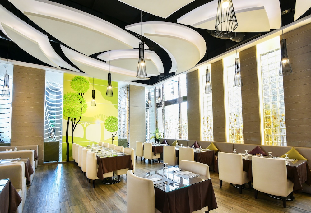 Tsun Huang Hotel 49/62
