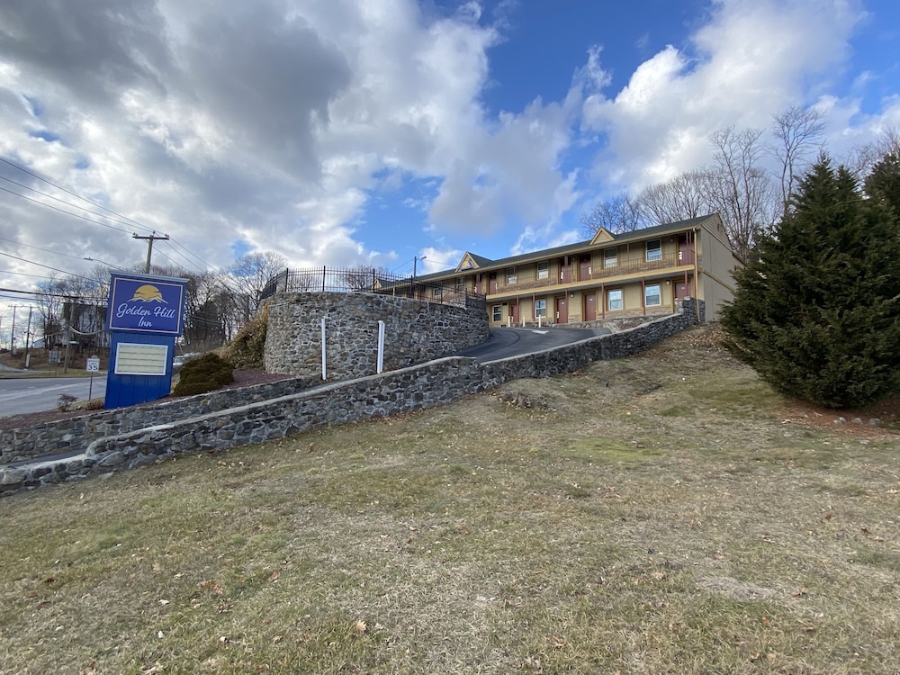 Golden Hill Inn Danbury 20/27