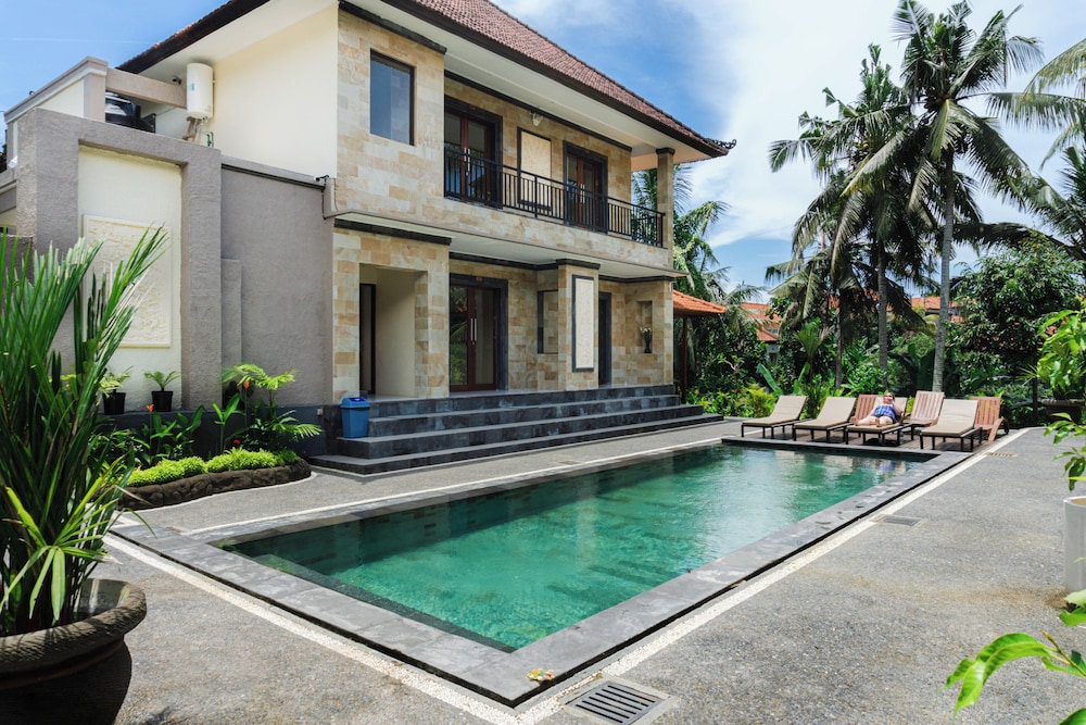 Kubu Manah Ubud 1/50