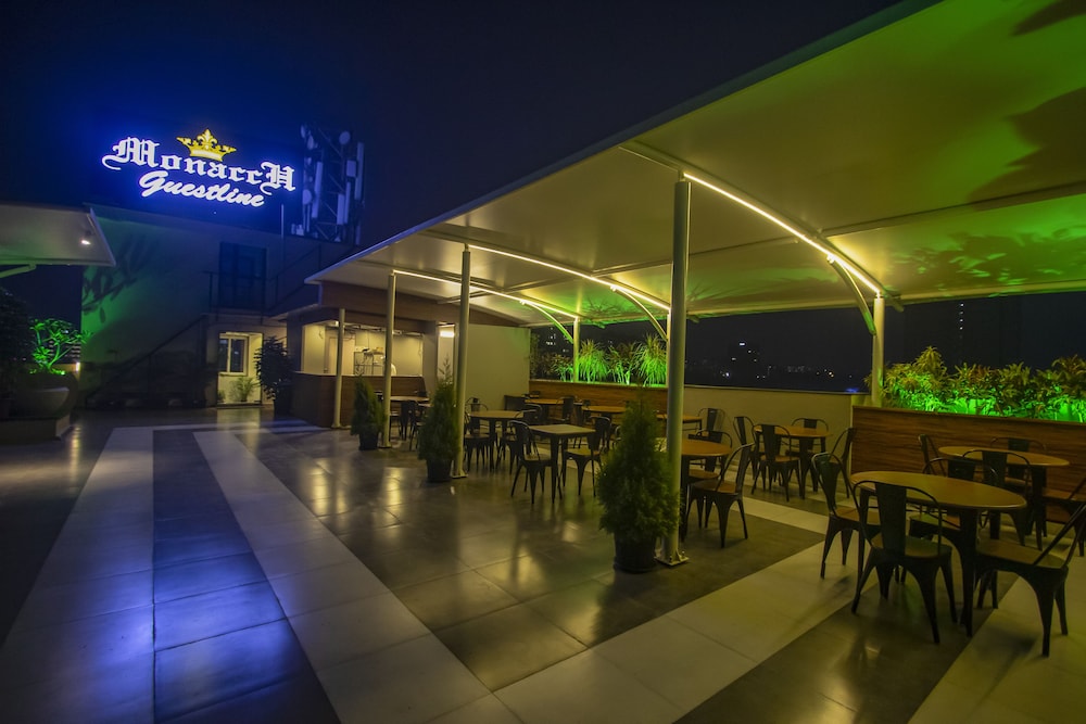 Monarch Guestline Magarpatta 28/32