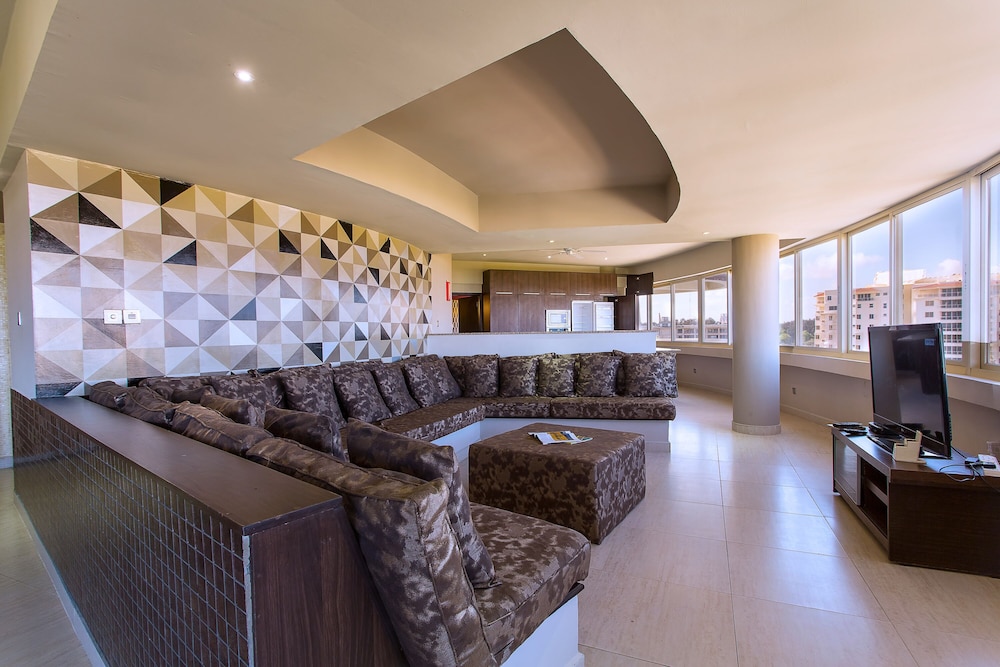 Bliss Resort 30/50