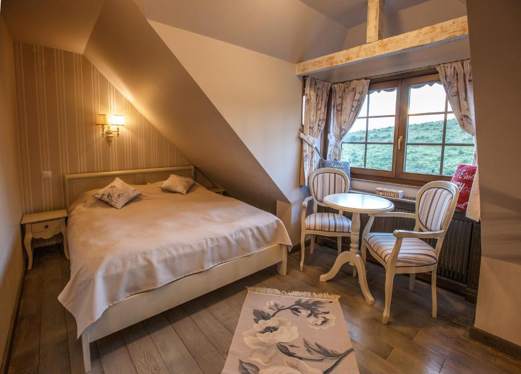 Mansion, Double Bed