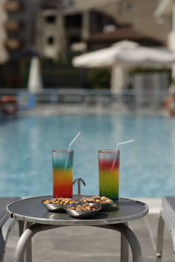 Northdoor Hotel 27/50