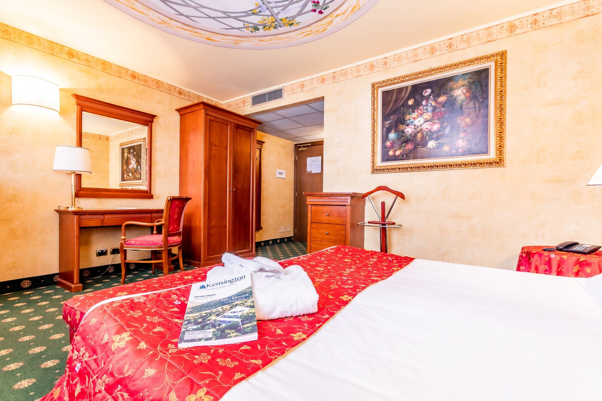 DELUXE, DOUBLE BED