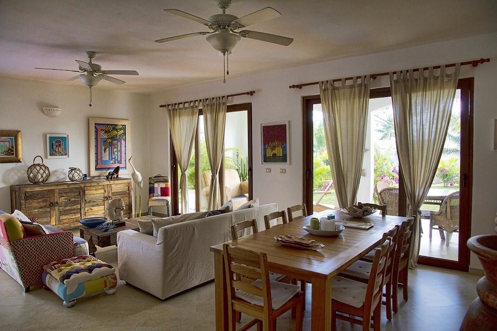 Tracadero Beach Resort 48/77