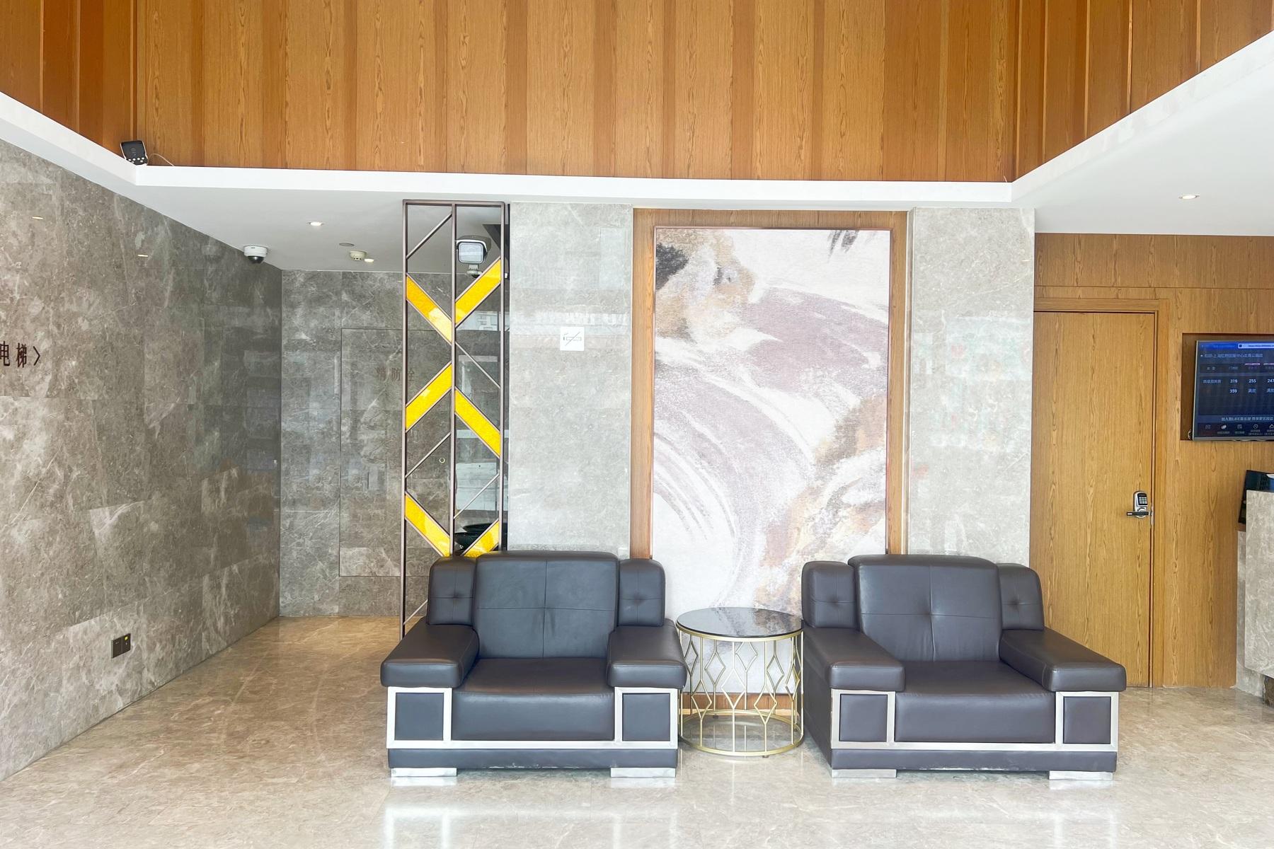 Yitem (Shanghai Hongqiao International Exhibition Center Beiqing Highway) 14/49