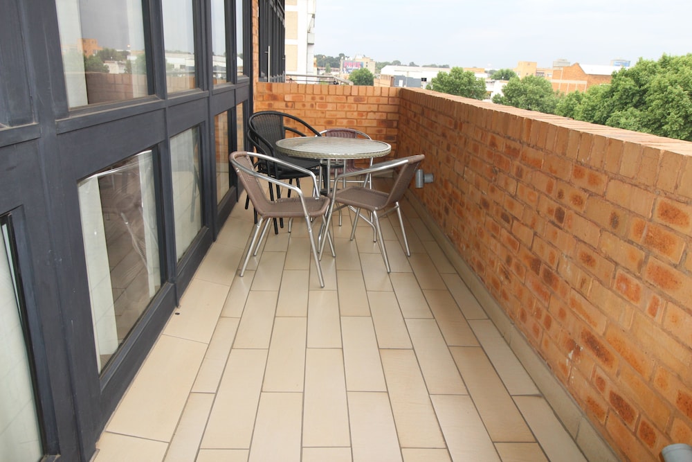 Alcazaba Lodges 3/50