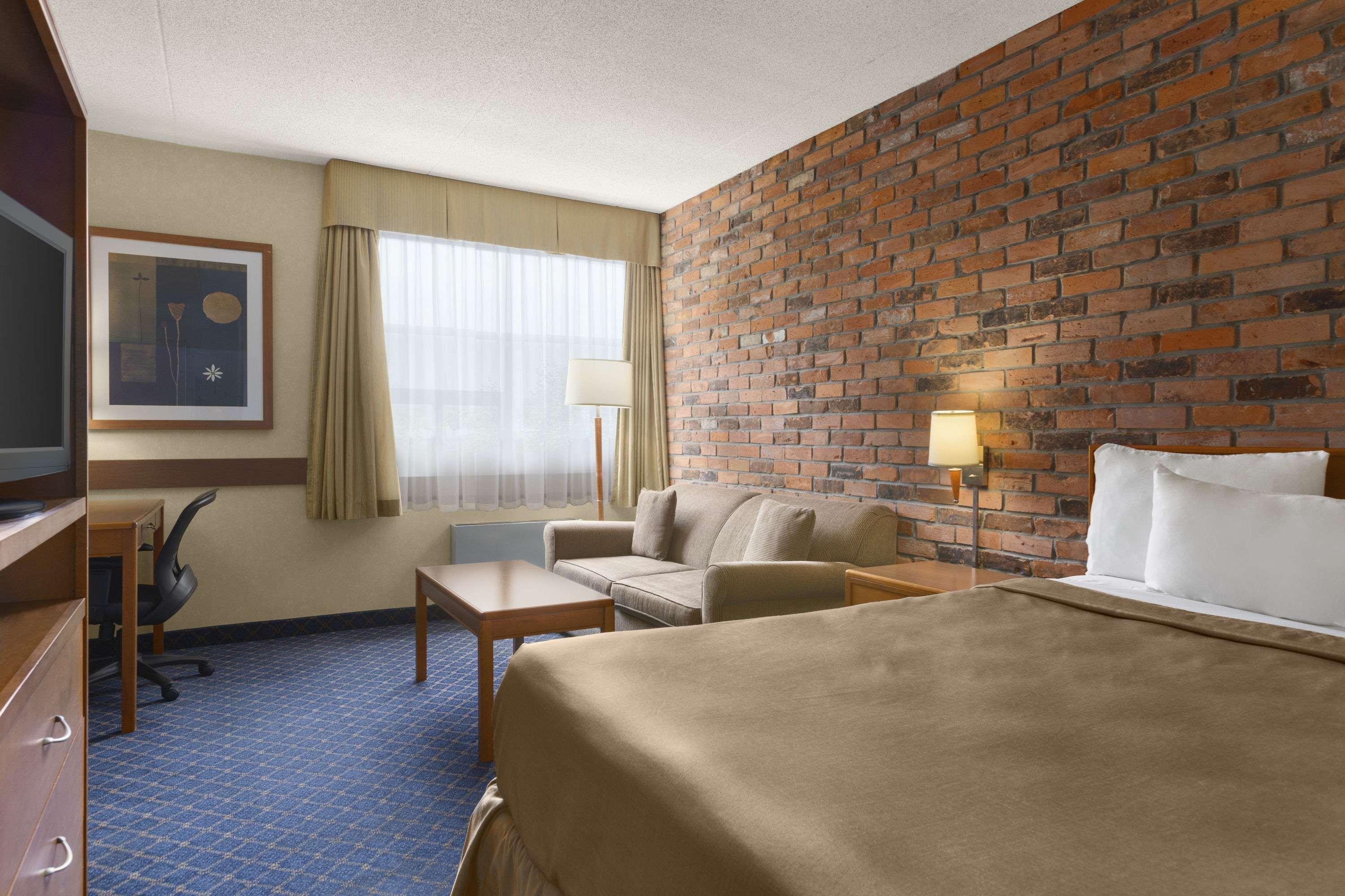 Room, Queen Bed