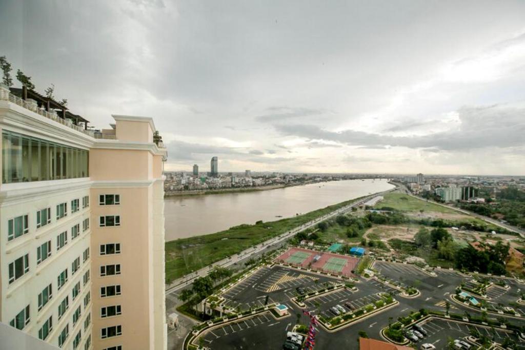 Sokha Phnom Penh Hotel 10/85