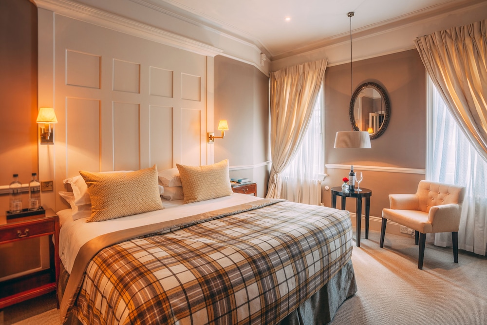 No 11 Cadogan Gardens Hotel 13/82