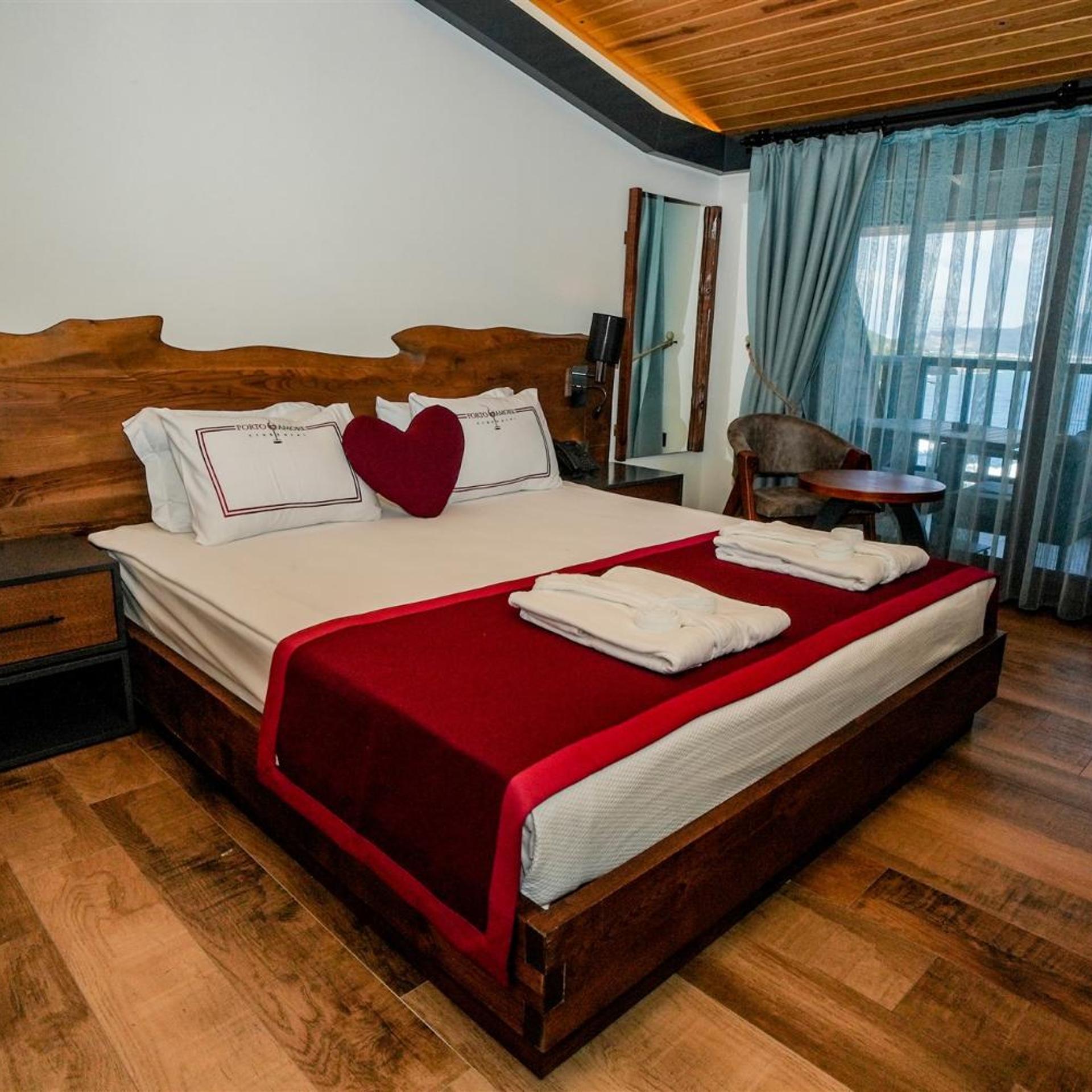 Single Bed, Back Side