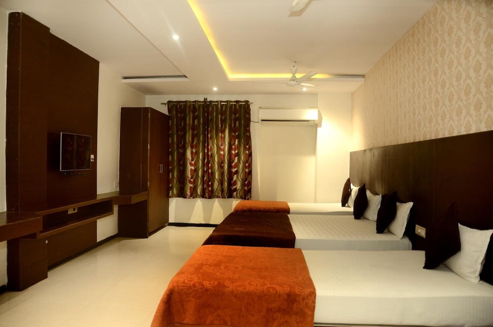 Hotel Shreeram 28/37