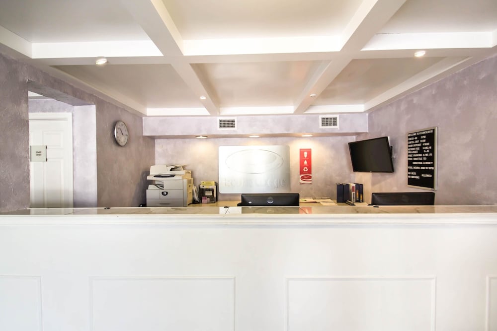 Suburban Studios International Drive 8/48