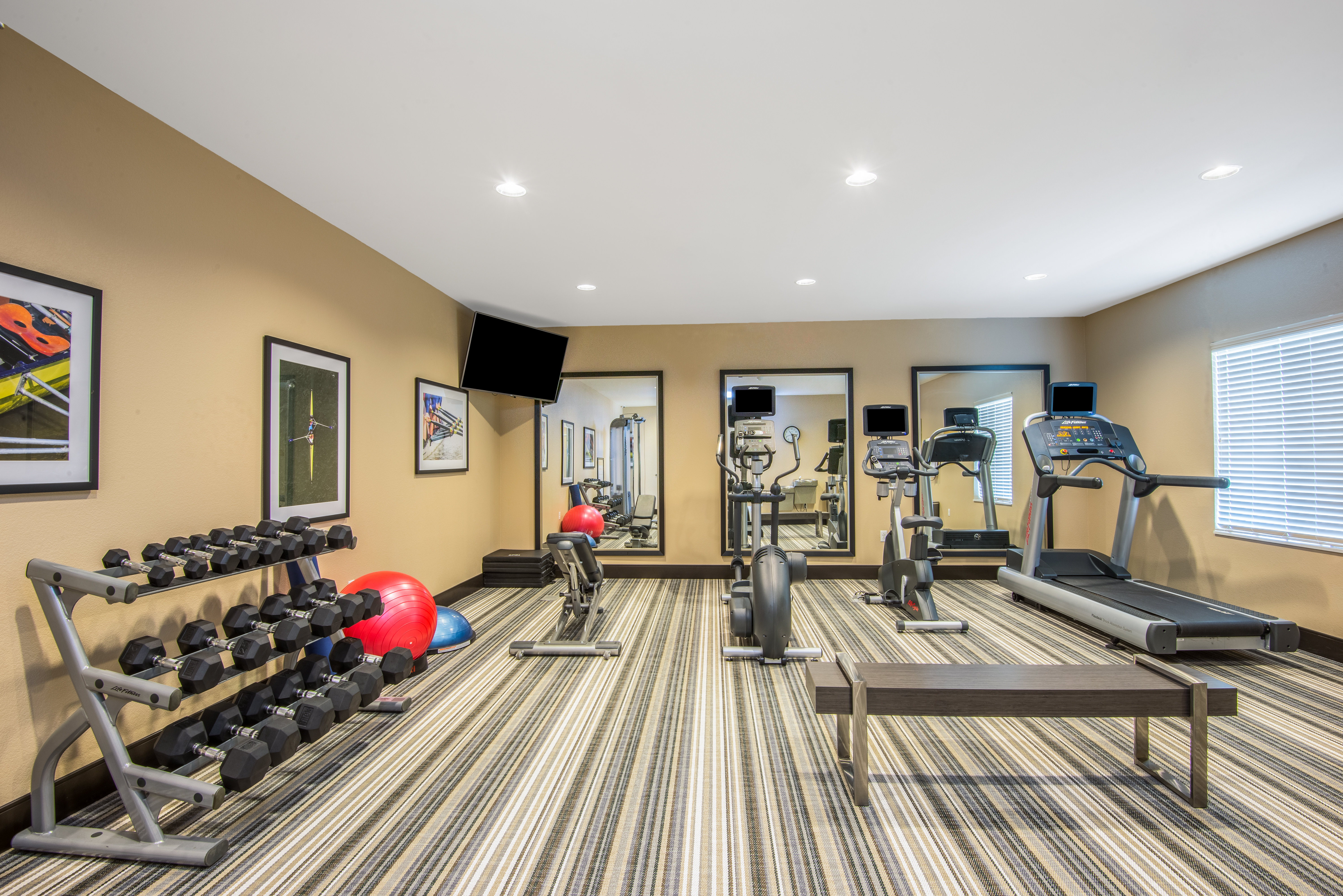 Candlewood Suites Columbia East 25/47