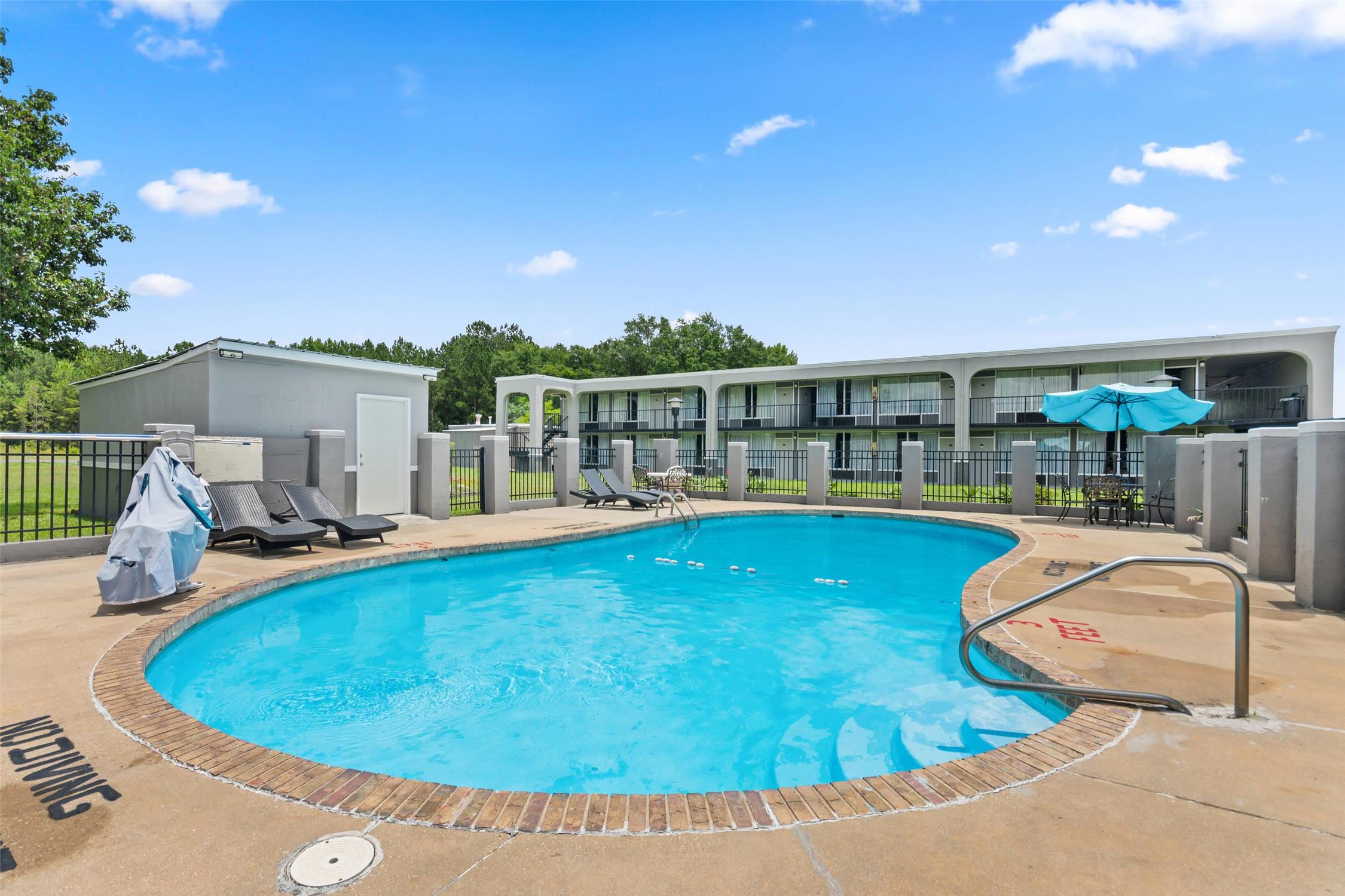 Econo Lodge Andalusia, AL 26/27