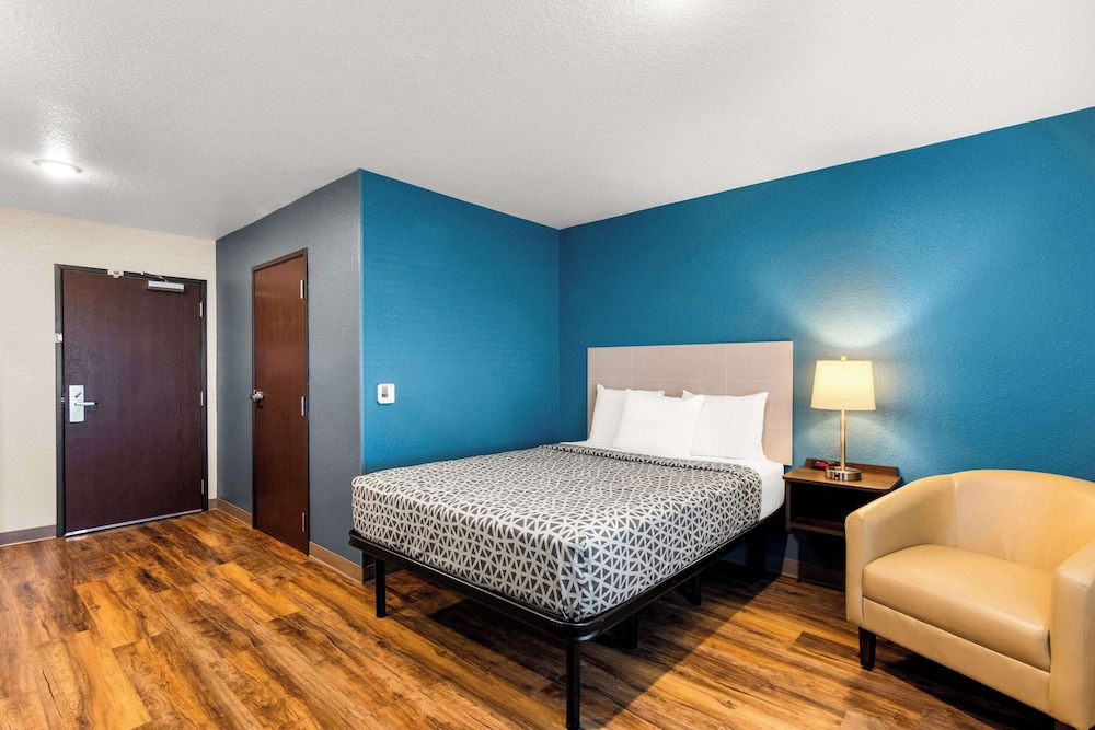 WoodSpring Suites Port St Lucie 3/18