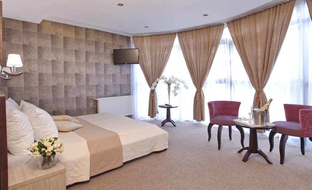 Garni Hotel Vozarev 48/67