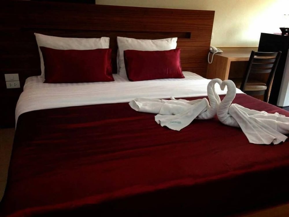 Amnauysuk Hotel 10/47