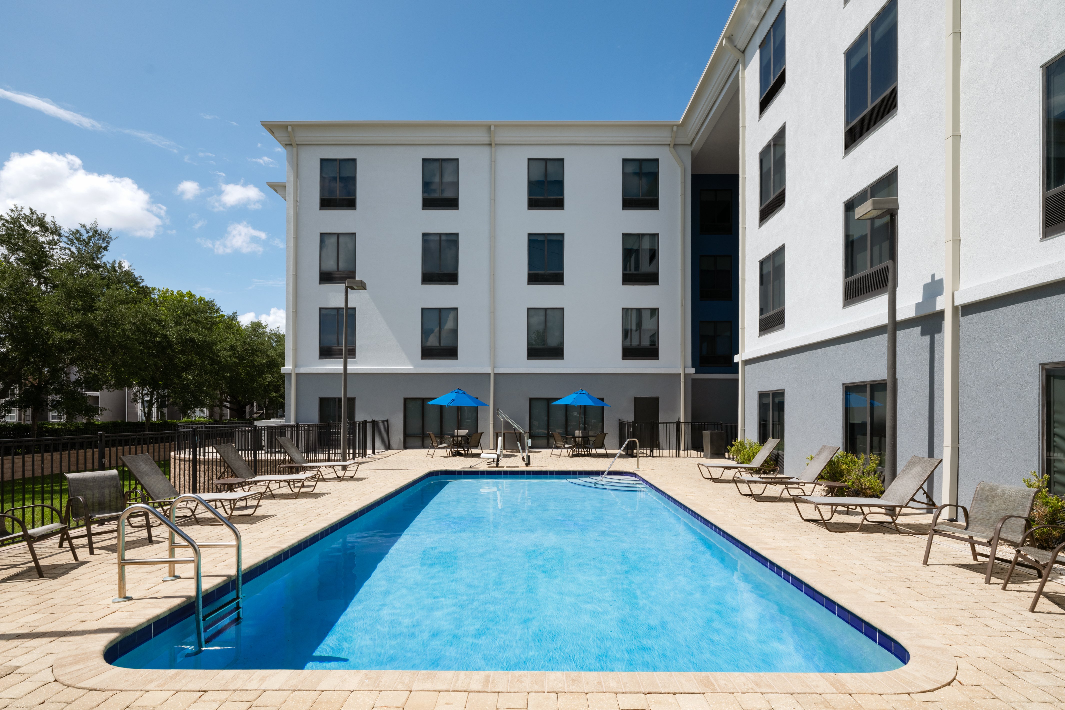 Holiday Inn Express Hotel And Suites Orlando East Ucf Area 46/50