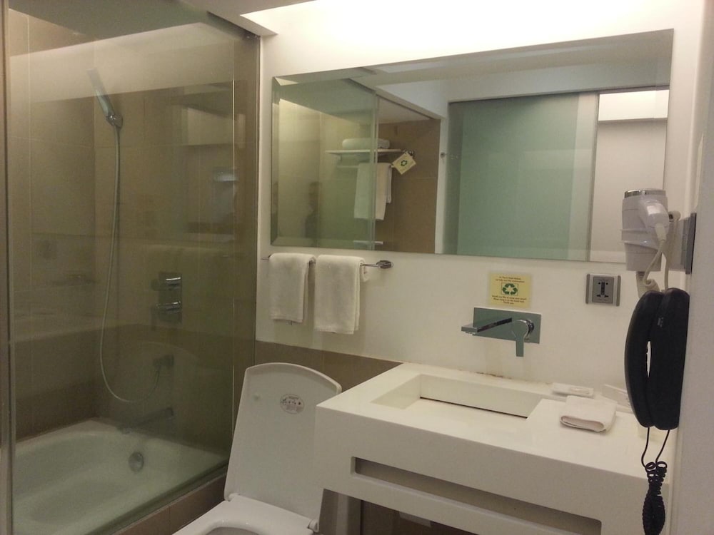 The E-Hotel Makati 58/59