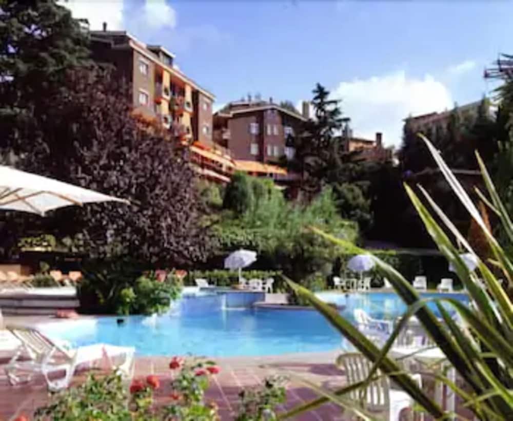 BALLETTI PARK HOTEL 30/40