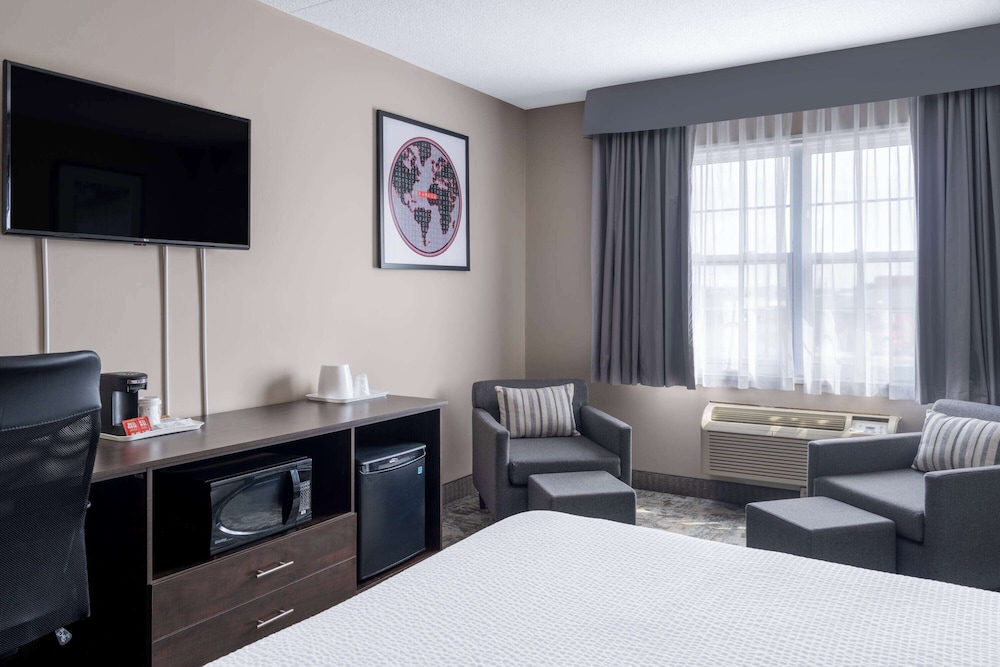 Ramada by Wyndham Thunder Bay Airlane Hotel 26/50