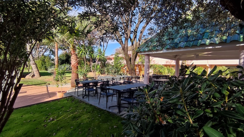Hollywood Hotel Cannes 38/41