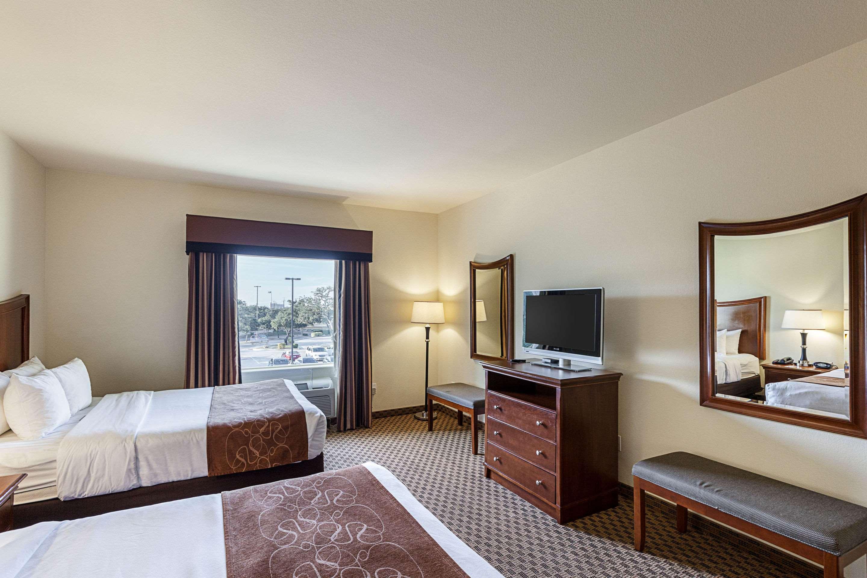 SUITE, 2 QUEEN BEDS, ACCESSIBLE
