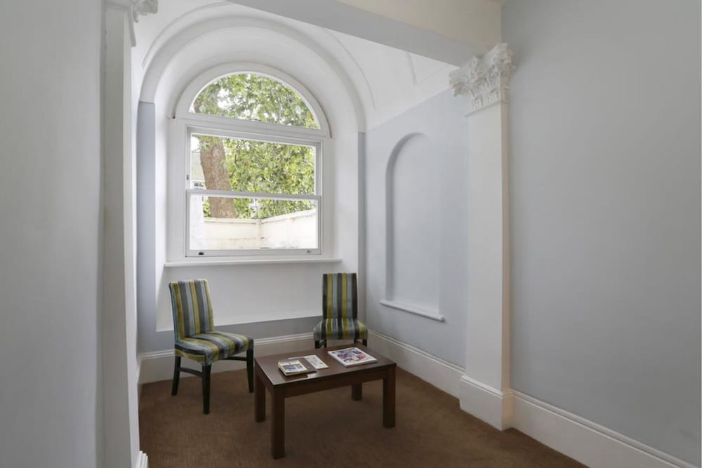 Hyde Park Boutique Hotel 35/44