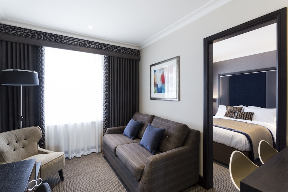 THE WESTBOURNE HYDE PARK 26/35