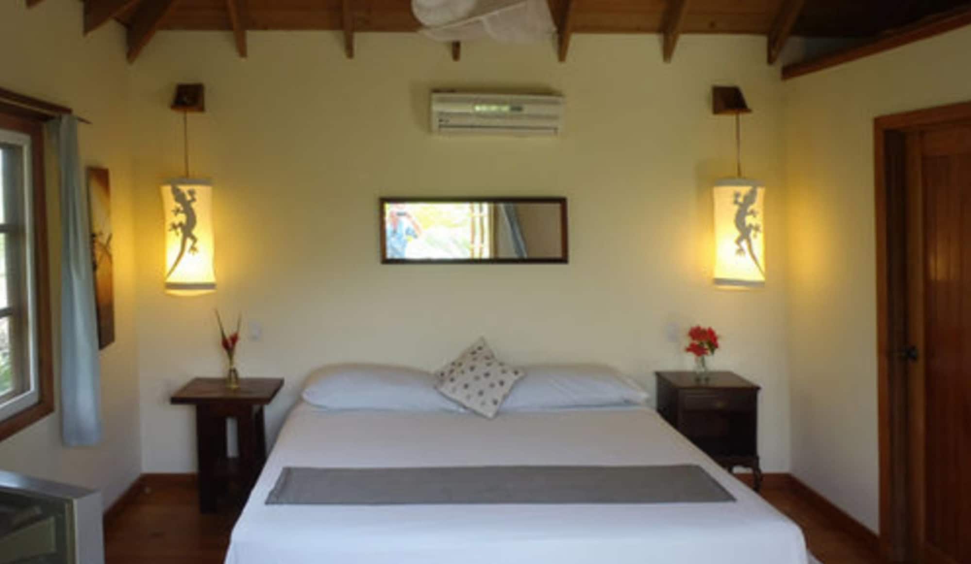 ROOM, KING BED, OCEAN VIEW