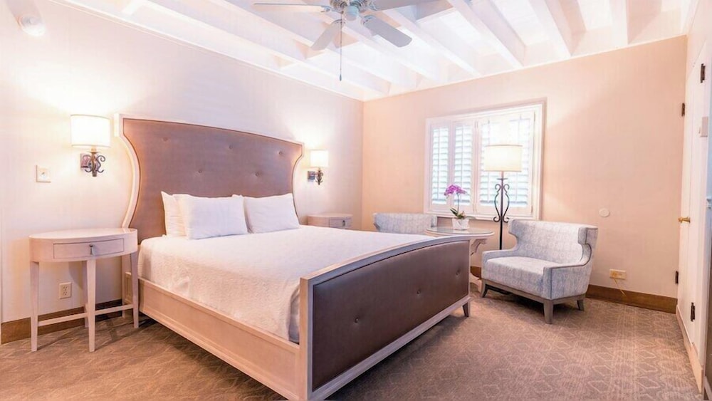 STANDARD, KING BED