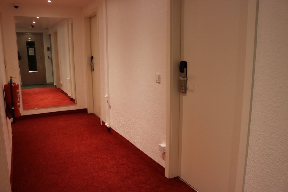 Hotel Paris 32/44