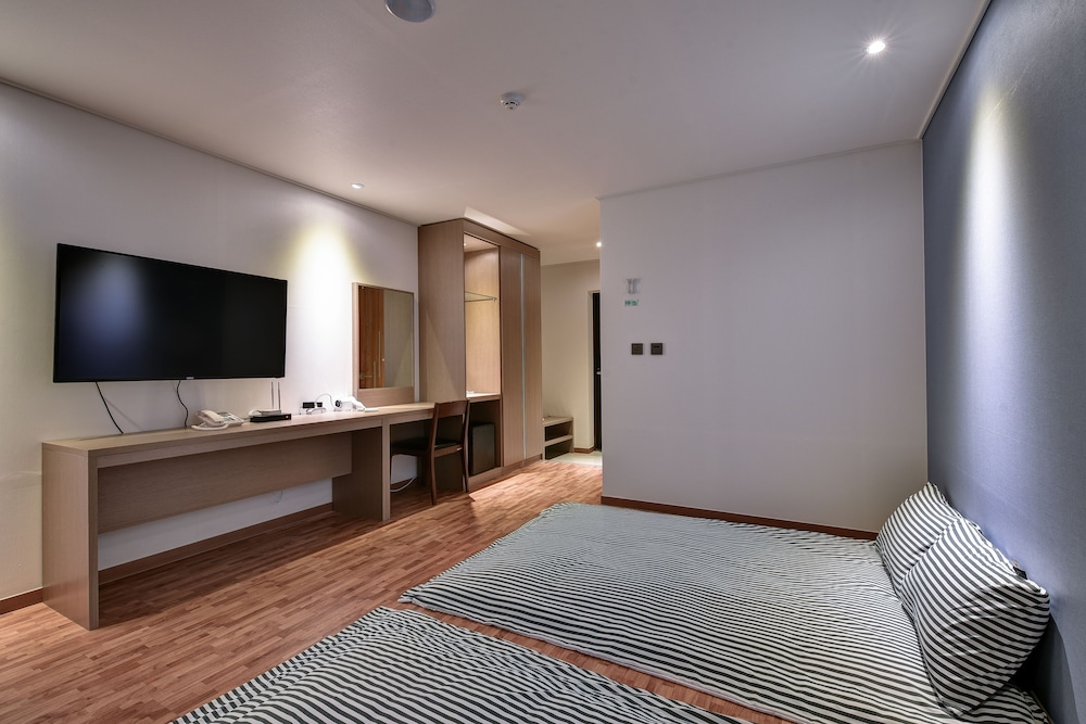 Sea & Moon Tourist Hotel 32/51