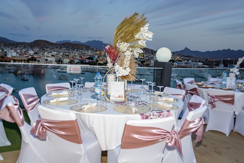 Ouril Hotel Mindelo 36/50